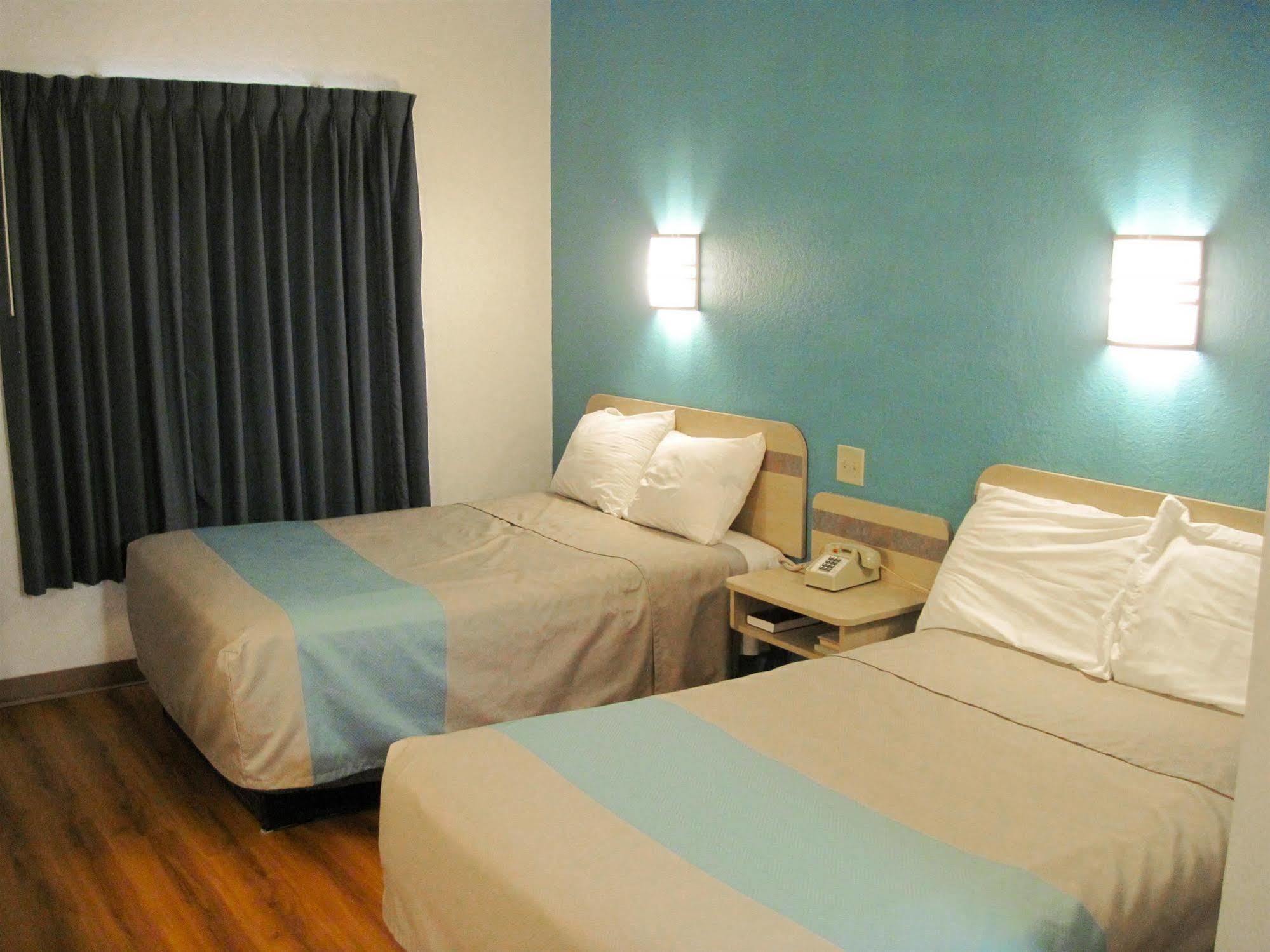 Motel 6-Avoca, Ia Εξωτερικό φωτογραφία